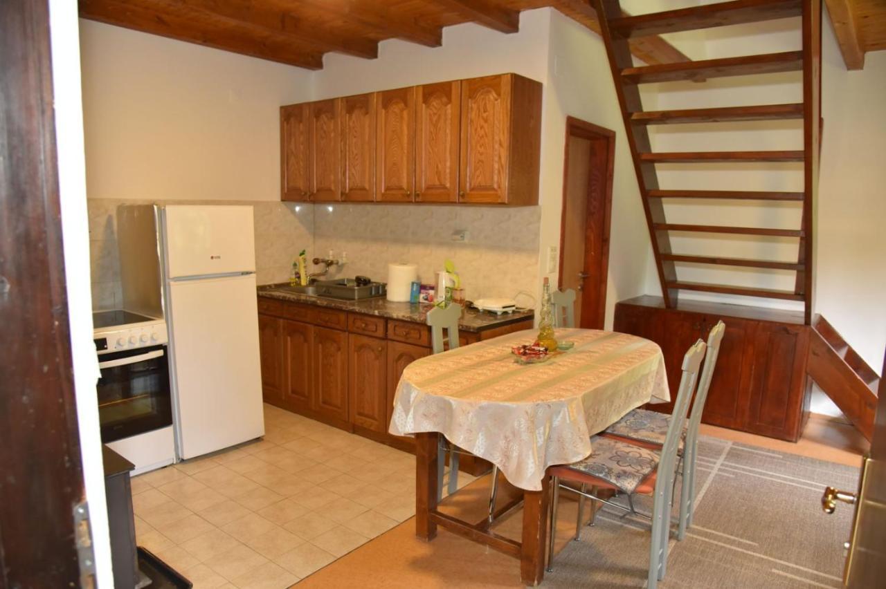 Villa Vikendica na Sokolini Gornja Koprivna Esterno foto