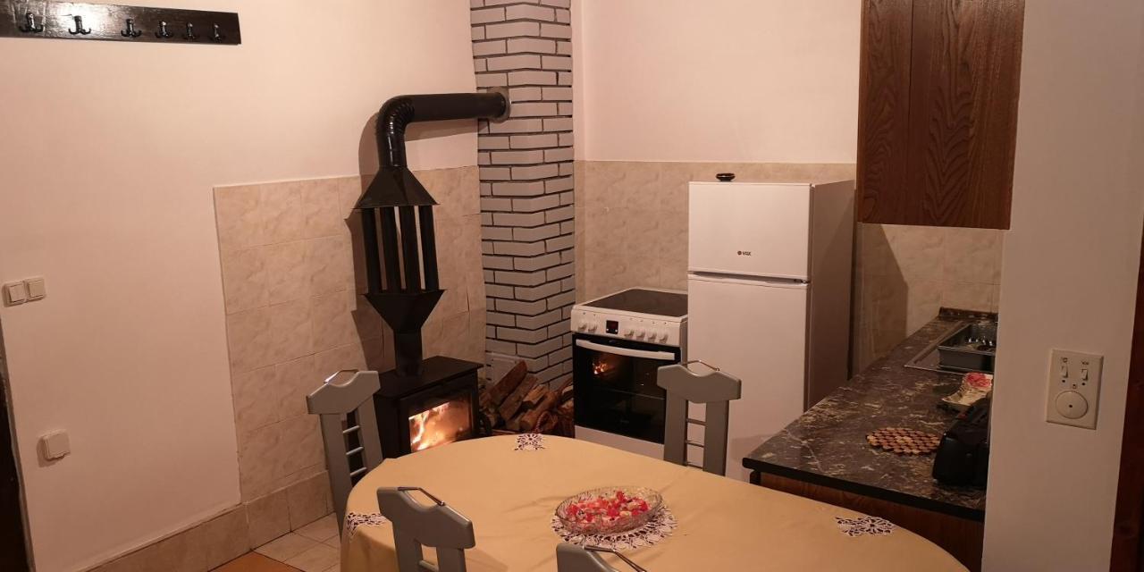 Villa Vikendica na Sokolini Gornja Koprivna Esterno foto